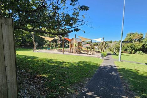 Photo of property in 7/37 Camelot Place, Glenfield, Auckland, 0629