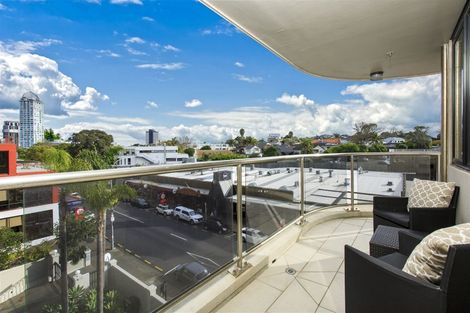 Photo of property in 4d/171 Hurstmere Road, Takapuna, Auckland, 0622