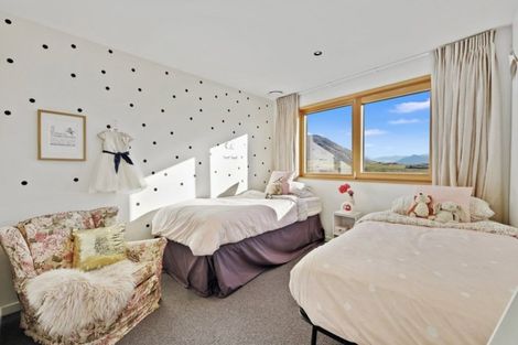 Photo of property in 18 Falconer Rise, Jacks Point, Queenstown, 9371