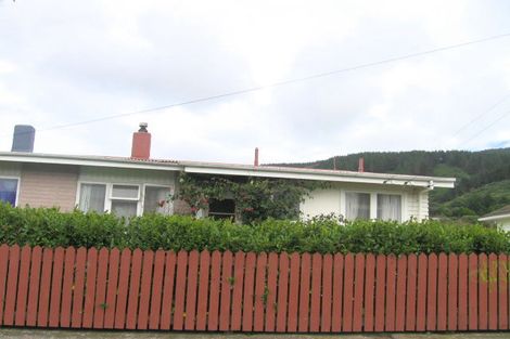 Photo of property in 16 Davidson Crescent, Tawa, Wellington, 5028