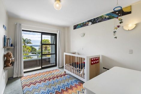 Photo of property in 1/64 Island Bay Road, Beach Haven, Auckland, 0626