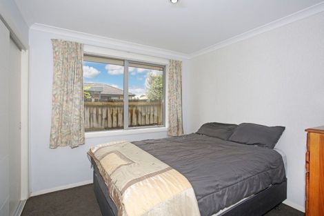 Photo of property in 8 Breaker Grove, Waiuku, 2123