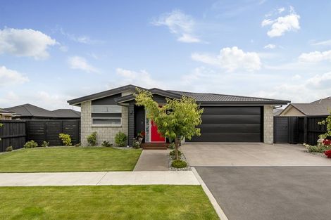 Photo of property in 5a Shillingford Boulevard, Rolleston, 7615
