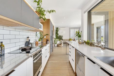 Photo of property in 26 Stackbrae Avenue, Wanaka, 9305