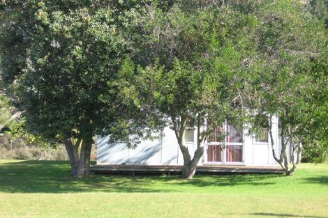 Photo of property in 76 Riverview Road, Cooks Beach, Whitianga, 3591