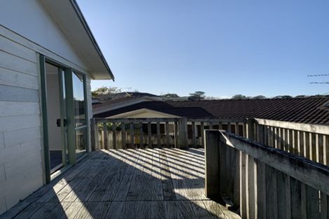 Photo of property in 2/10 Southview Place, Wattle Downs, Auckland, 2102