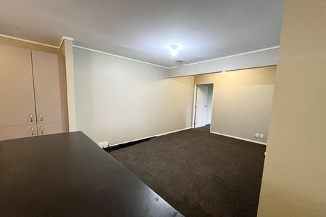 Photo of property in 42 Cobham Crescent, Kelston, Auckland, 0602