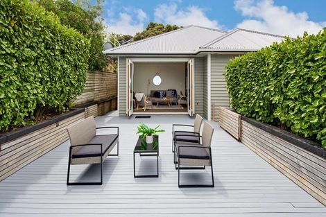 Photo of property in 110 Wexford Road, Miramar, Wellington, 6022