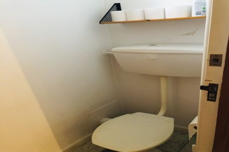 Photo of property in 964 East Coast Road, Northcross, Auckland, 0632