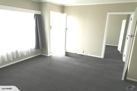 Photo of property in 2/27 Holland Road, Hillcrest, Auckland, 0627