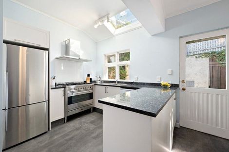 Photo of property in 12 Roseneath Terrace, Roseneath, Wellington, 6011