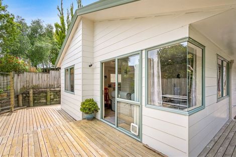 Photo of property in 3/14 Sungrove Rise, Sunnyvale, Auckland, 0612