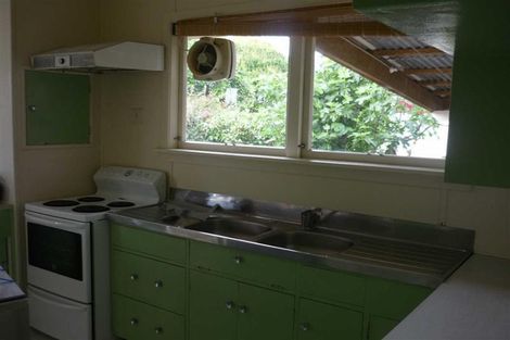 Photo of property in 9 Truby King Street, Merrilands, New Plymouth, 4312