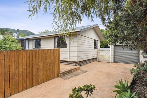 Photo of property in 25 Hookway Grove, Paraparaumu, 5032