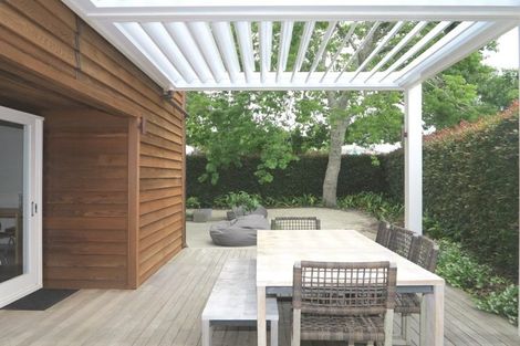 Photo of property in 51 Queen Street, Northcote Point, Auckland, 0627