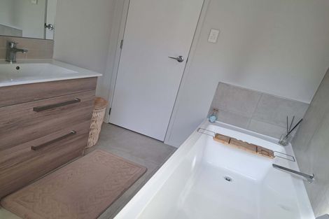 Photo of property in 28 Raynor Crescent, Pyes Pa, Tauranga, 3112