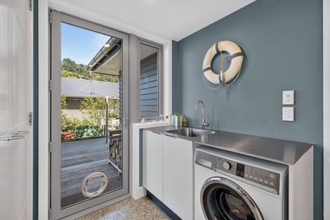 Photo of property in 11 Kaioruru Lane, Charteris Bay, Lyttelton, 8971