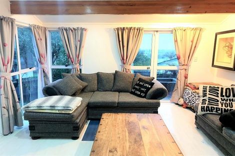 Photo of property in 6 Da Vinci Place, West Harbour, Auckland, 0618