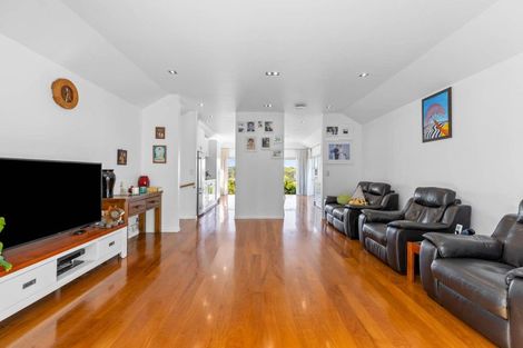 Photo of property in 26 Kotanui Avenue, Army Bay, Whangaparaoa, 0930