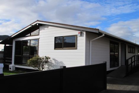 Photo of property in 2/68 Gibbons Street, Ebdentown, Upper Hutt, 5018
