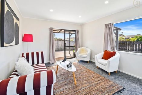 Photo of property in 4 Tilbrook Place, Papakura, 2110