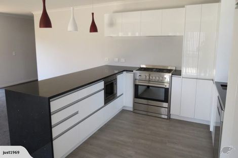 Photo of property in 11 Saltaire Street, Avondale, Auckland, 1026