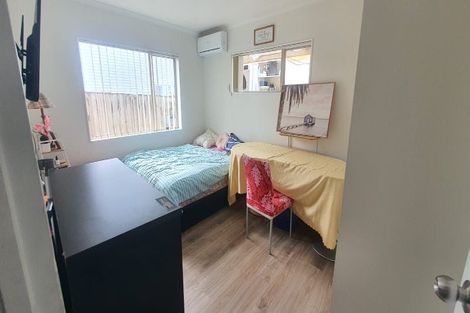 Photo of property in 9 Neesons Way, Glendene, Auckland, 0602