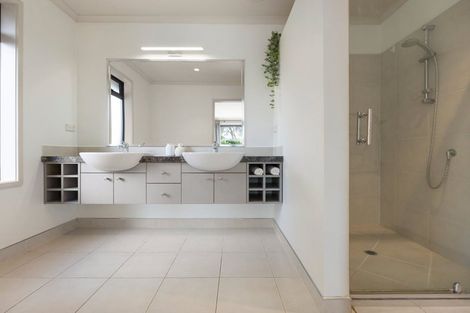 Photo of property in 28 Somerton Drive, Huntington, Hamilton, 3210