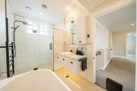 Photo of property in 29 Padnell Crescent, Paparangi, Wellington, 6037