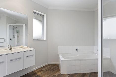 Photo of property in 5 Haydon Place, Amberley, 7410