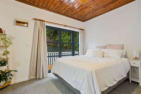 Photo of property in 705 Scenic Drive, Henderson Valley, Auckland, 0612