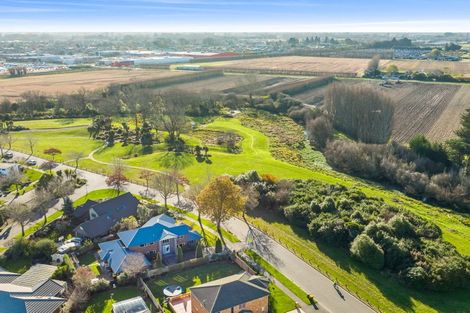 Photo of property in 76 Willowview Drive, Redwood, Christchurch, 8051