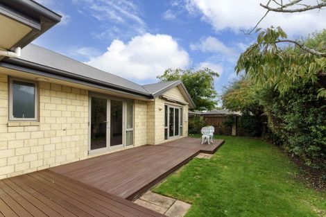 Photo of property in 9 Scarlet Lane, Redwood, Christchurch, 8051