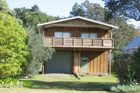 Photo of property in 72 Riverview Road, Cooks Beach, Whitianga, 3591