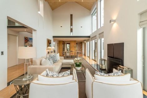 Photo of property in 100 Glandovey Road, Fendalton, Christchurch, 8052