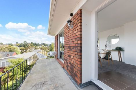 Photo of property in 2/51 Girrahween Drive, Totara Vale, Auckland, 0629