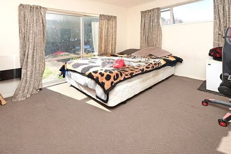 Photo of property in 2 Benton Place, Manurewa, Auckland, 2102