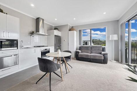 Photo of property in 24 Pukewhero Rise, Westgate, Auckland, 0614