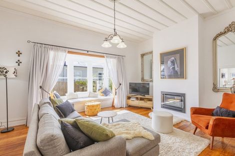 Photo of property in 10 Mcdonald Street, Napier South, Napier, 4110