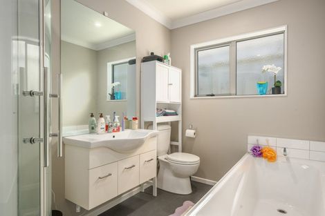 Photo of property in 14 Moonsail Drive, Whitby, Porirua, 5024