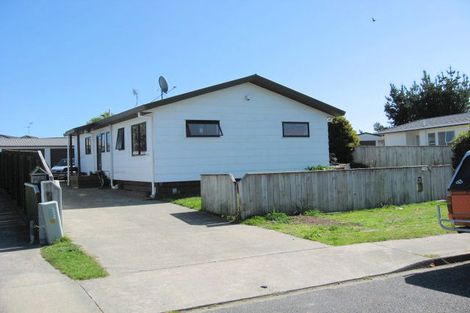 Photo of property in 42 Rosewood Place, Paraparaumu, 5032