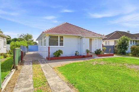 Photo of property in 42 Harper Street, Gonville, Whanganui, 4501