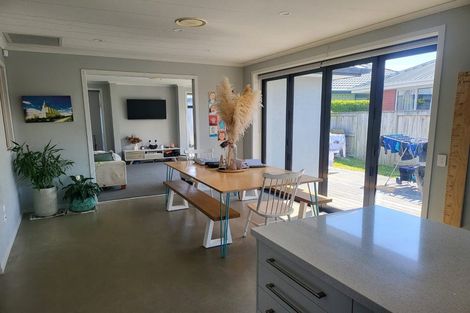 Photo of property in 5 Pikao Retreat, Papamoa Beach, Papamoa, 3118