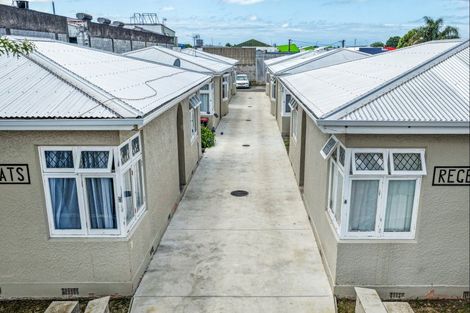 Photo of property in 402a Queen Street East, Hastings, 4122