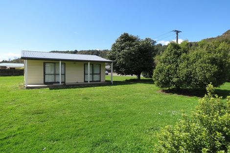 Photo of property in 20 Walsh Street, Reefton, 7830