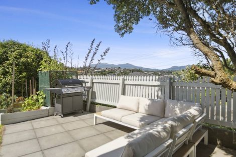 Photo of property in 2/4 Scott Street, Moturoa, New Plymouth, 4310