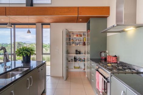 Photo of property in 40 Raukawa Road, Peka Peka, Waikanae, 5391