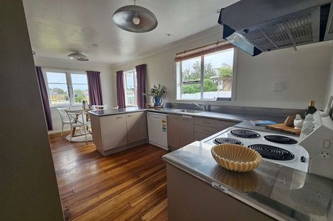 Photo of property in 13 Saint Annes Street, Levin, 5510