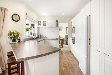 Photo of property in 2 Gendo Avenue, Henderson, Auckland, 0612