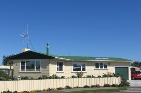 Photo of property in 14 Mark Perreau Place Foxton Horowhenua District
